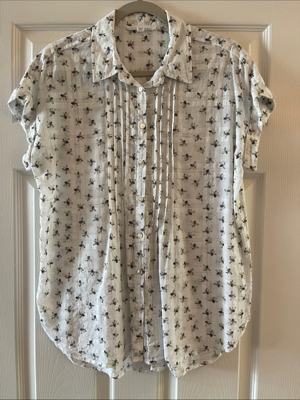 White Short-Sleeve Pintuck Button-Down Top with Honeybee Print